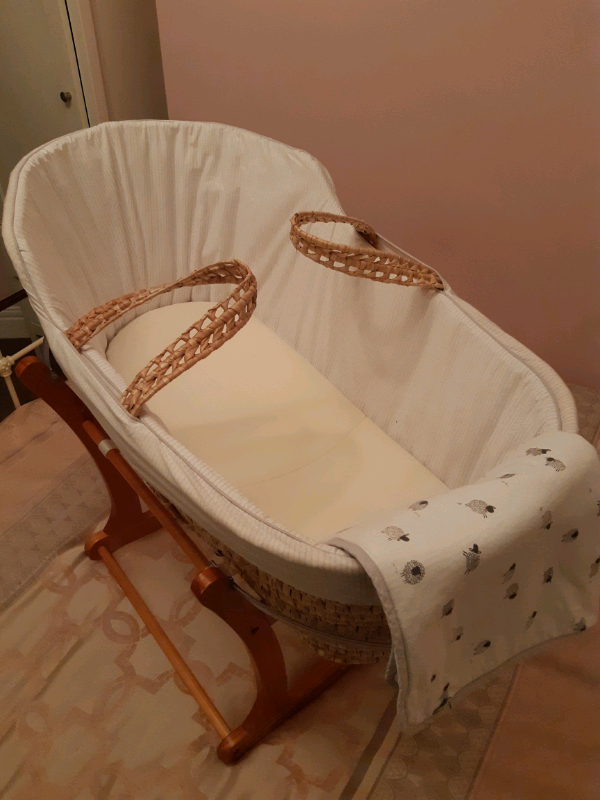 sheep and me moses basket